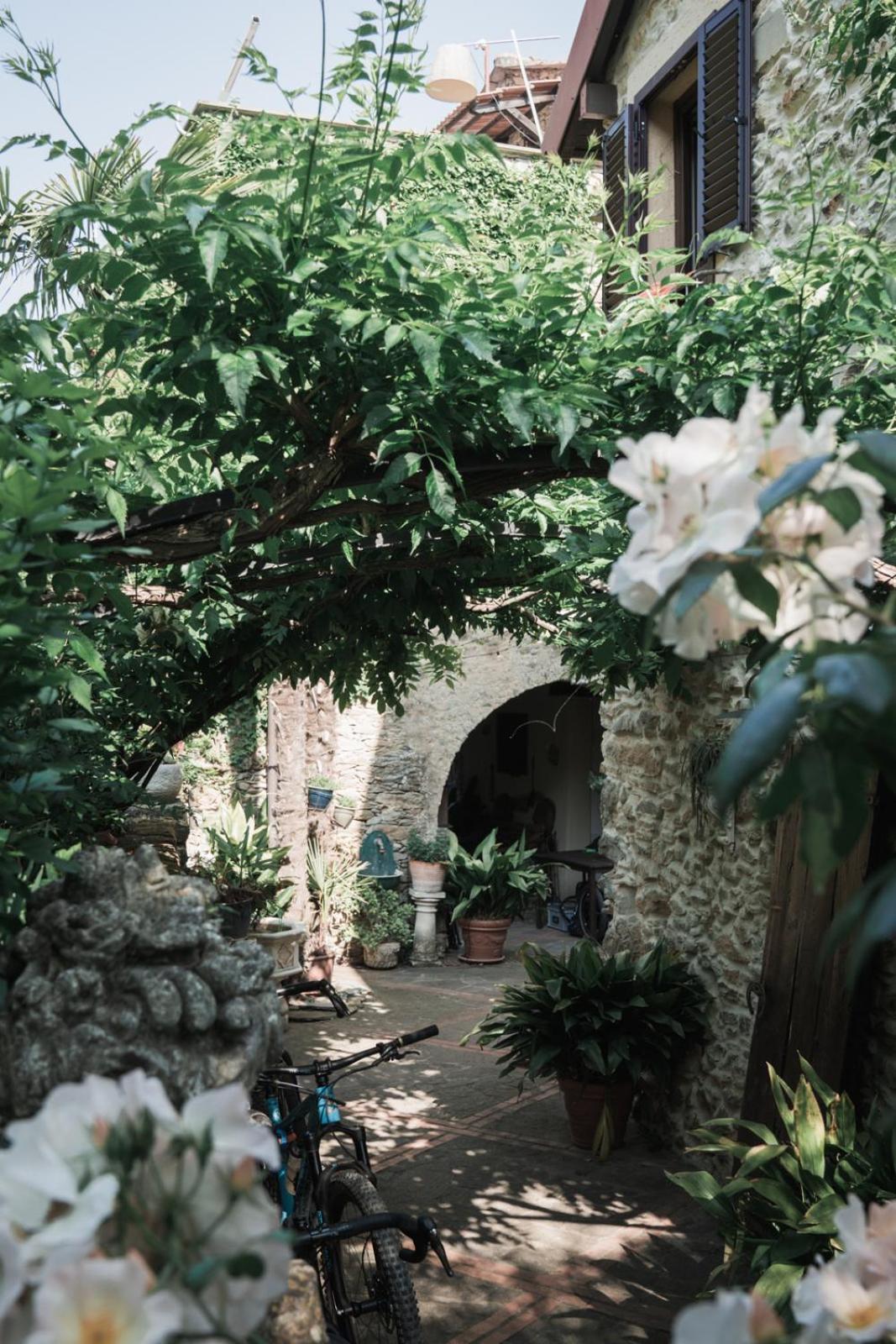 Borgata Cantone Country House B&B การ์เลนดา ภายนอก รูปภาพ